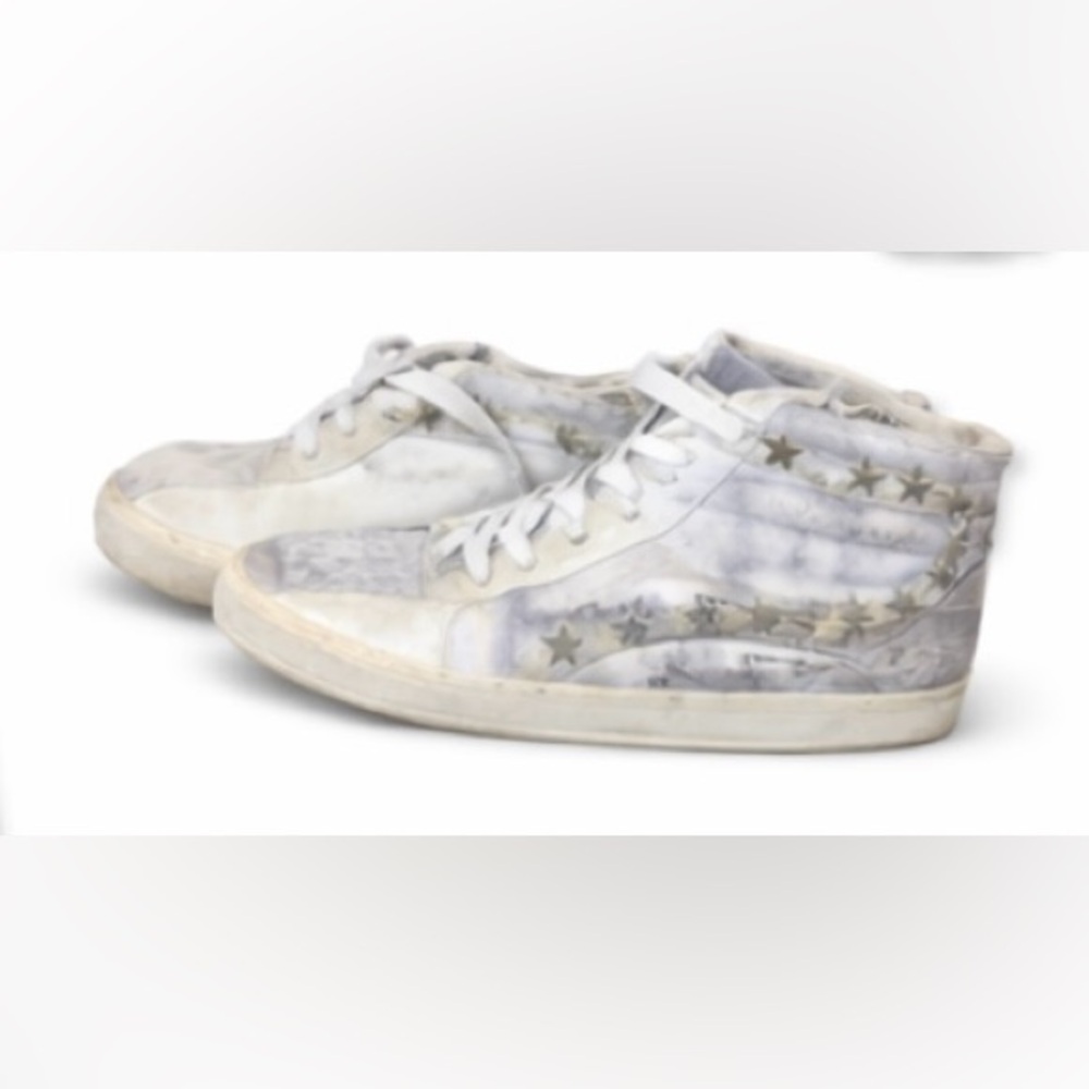 Vintage Havana Stylish White High-Top Sneakers with Star Accents